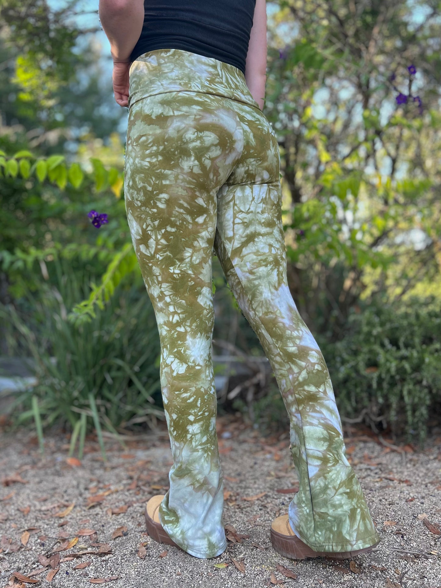 Essential Bootcut Leggings