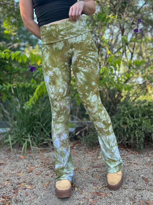 Essential Bootcut Leggings