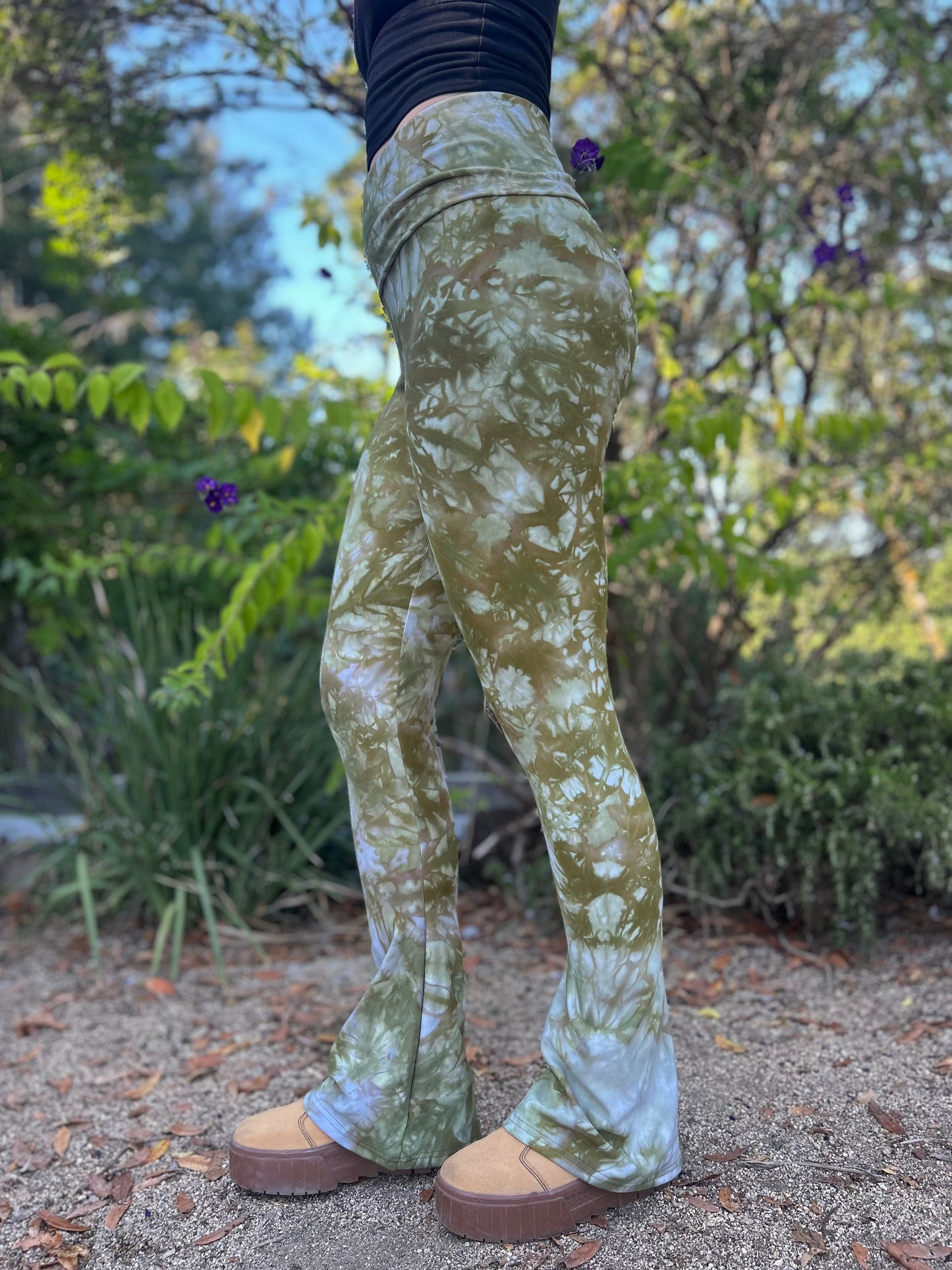 Essential Bootcut Leggings